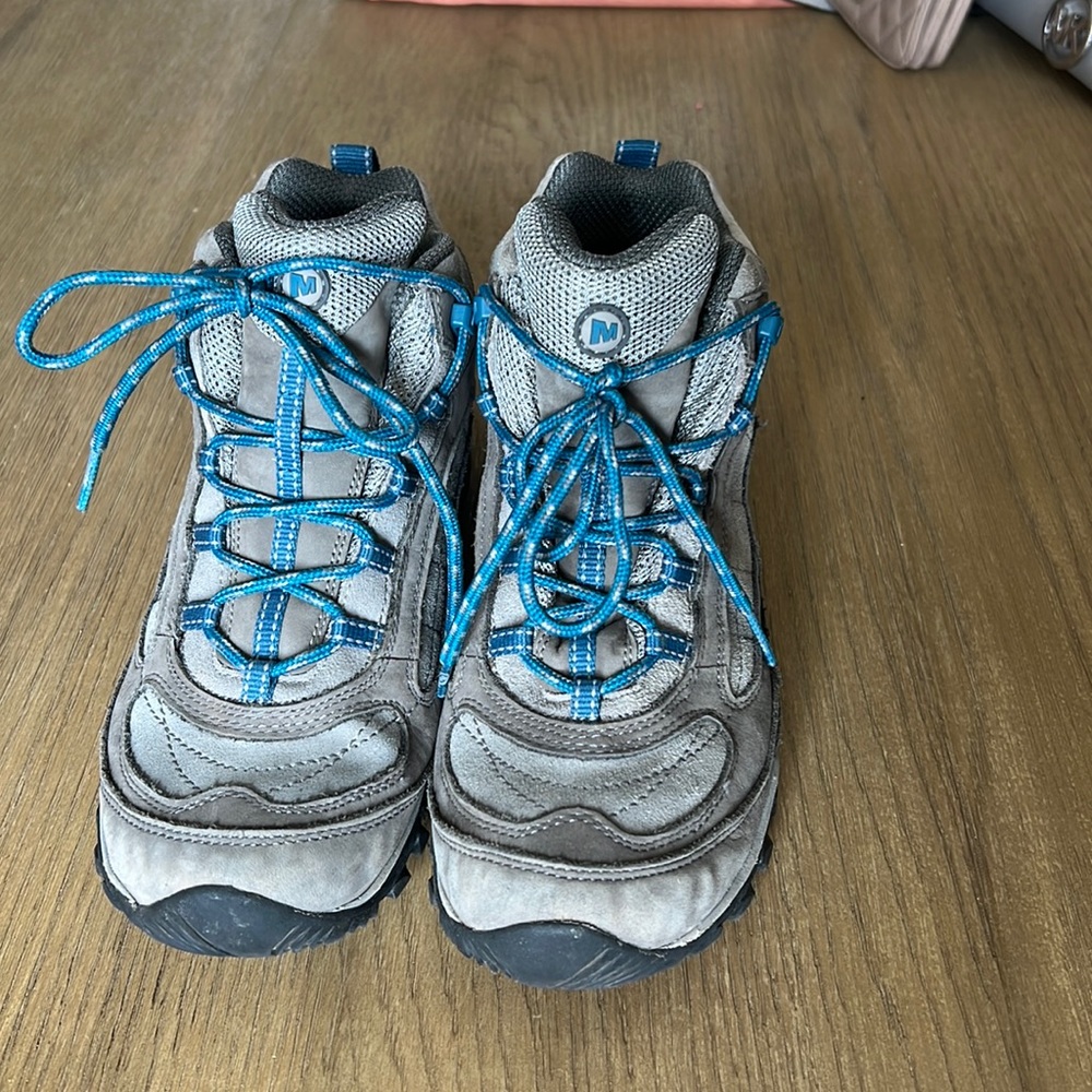 Merrell women’s hiking boots size 9.5